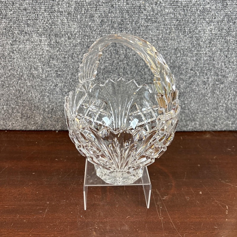 Vtg~Wellington Basket~24% Lead Crystal Flower Basket w/Handle~Made in Poland~9"